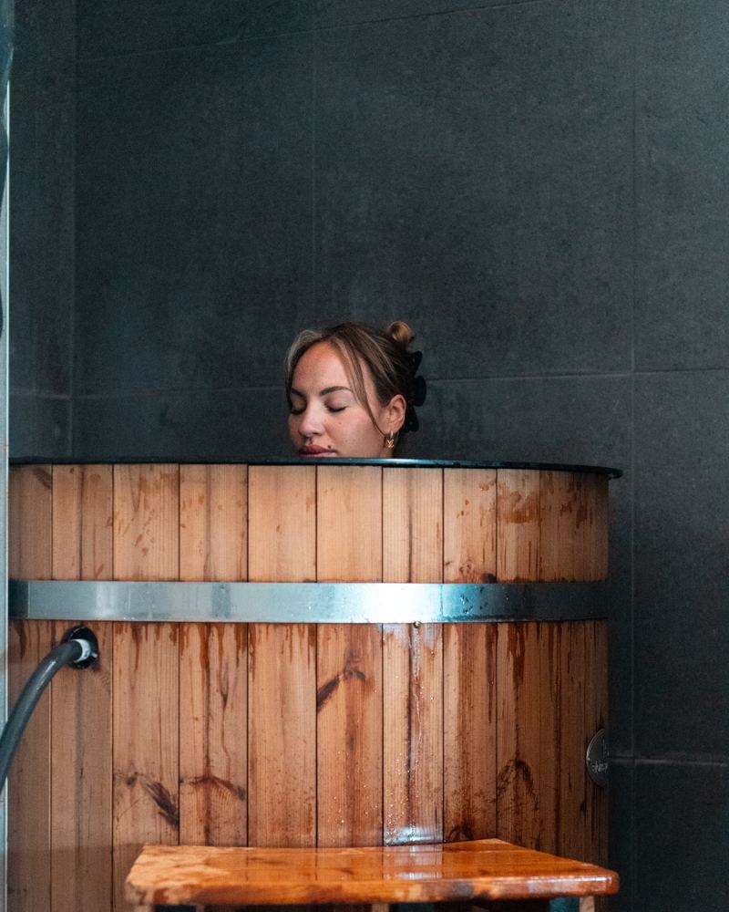 A member in the ice bath at M2